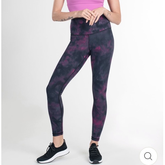 DYI Pants - DYI Printed Signature Rosebud Spray Legging